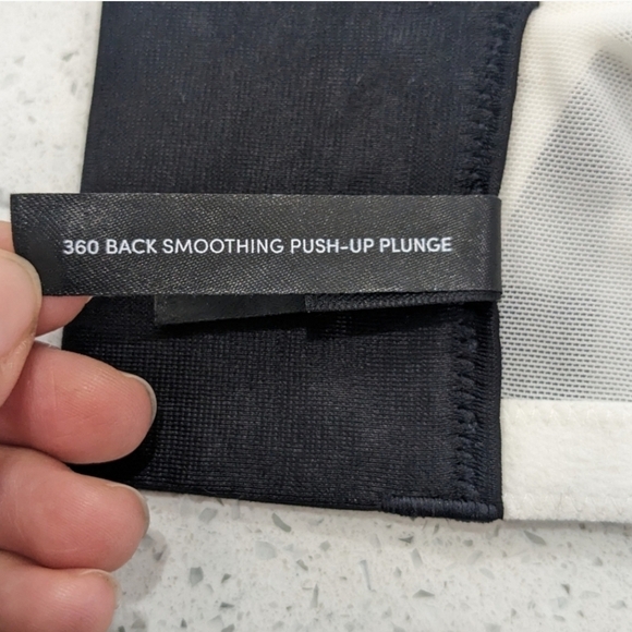 Torrid Curve 360 Back Smoothing Push-Up Plunge Bra Black White Plaid Check 42DDD - Picture 9 of 11